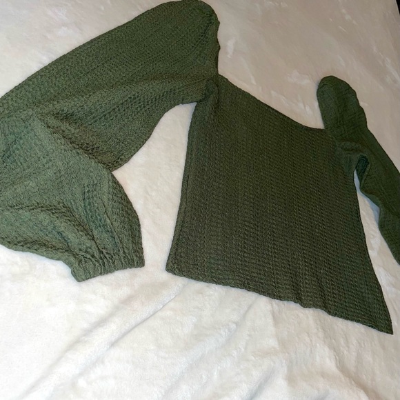 Express Lantern Long Sleeve Blouse - Picture 7 of 7